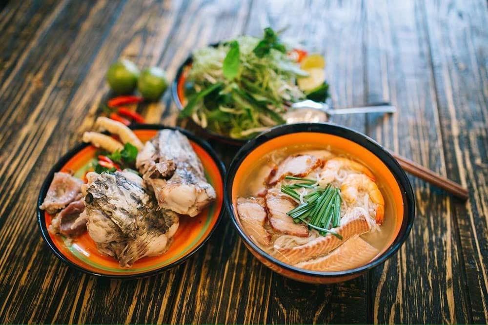 Bún nước lèo có vị thanh mát 